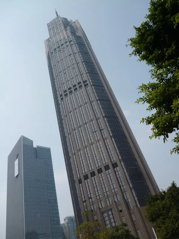 The_Pinnacle_(Guangzhou,_China)_indexxrus.jpg