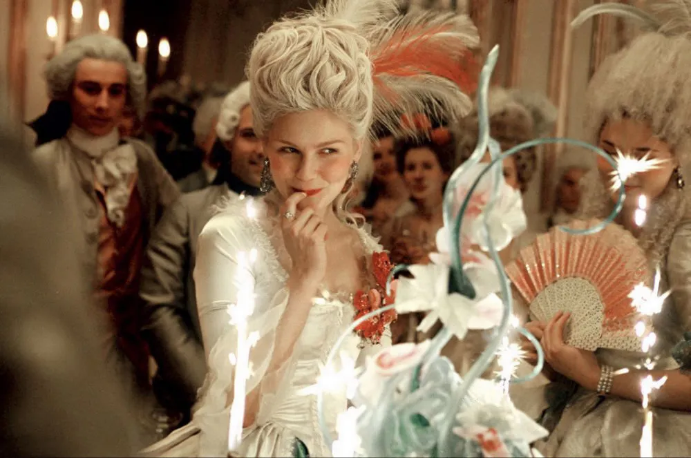 marieantoinette_costumes_film_echocinematics.jpeg