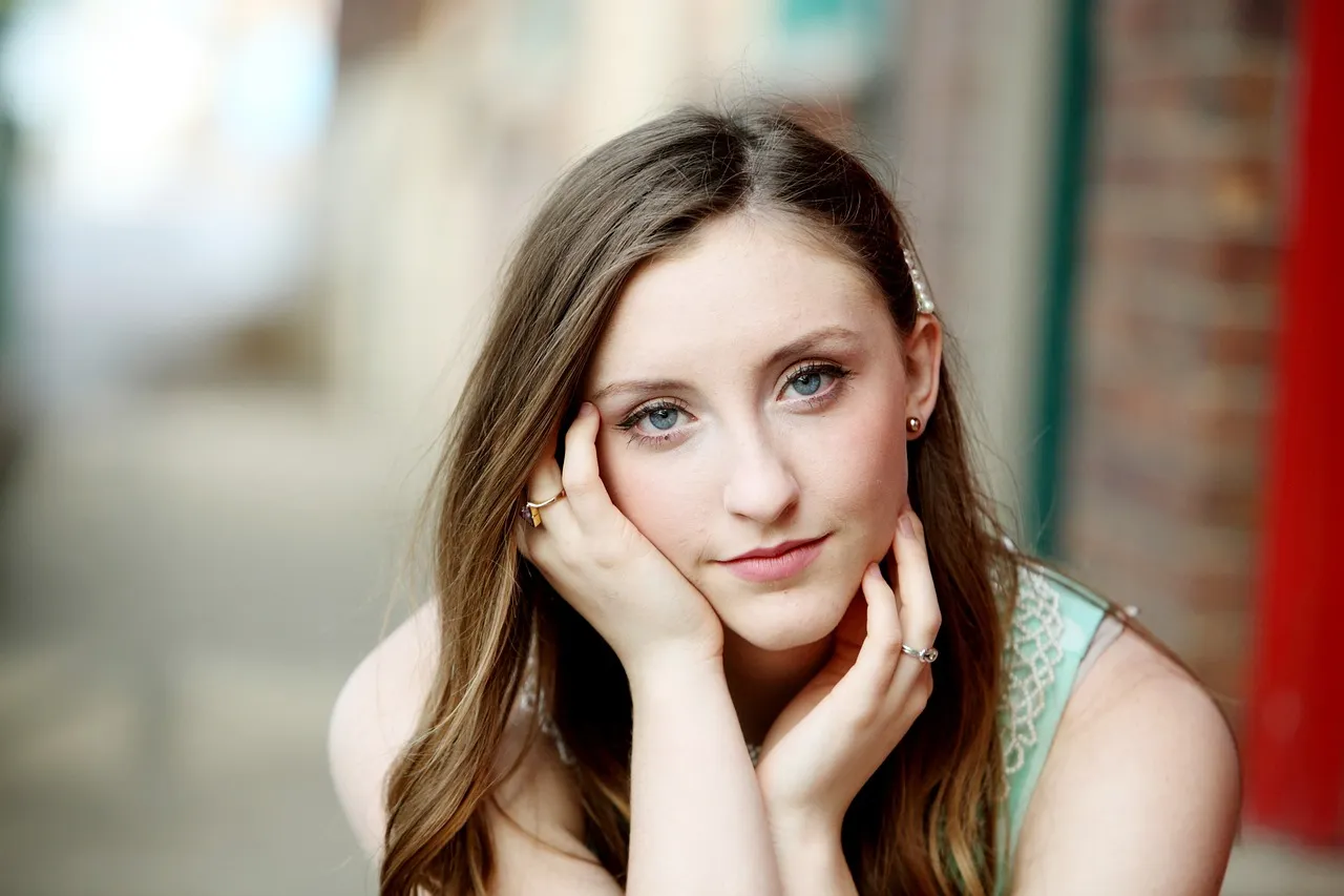 girl-990585_1280.jpg