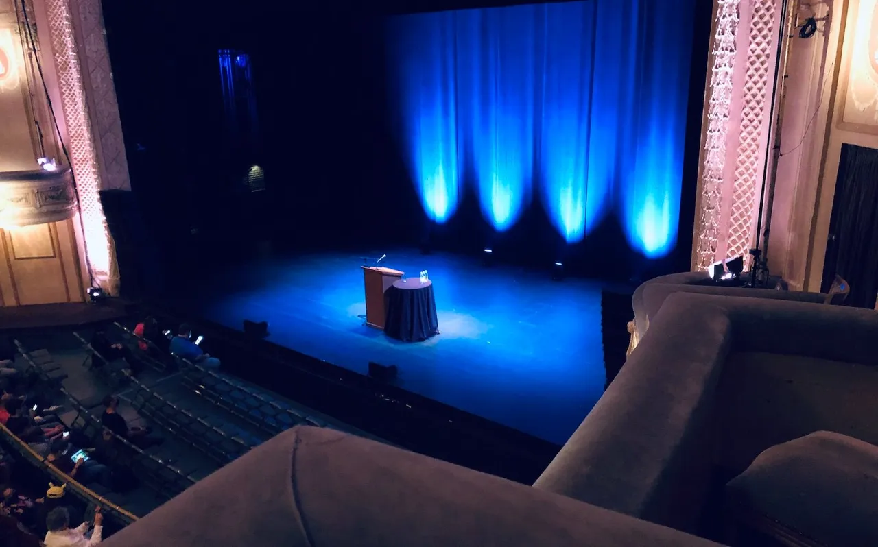 Gaiman Philadelphia 2022 stage.jpeg