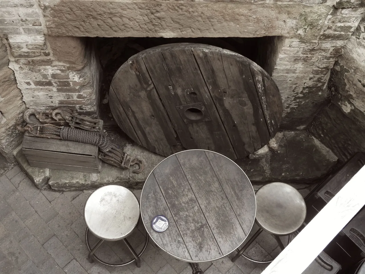 OPIUM DEN12.JPG