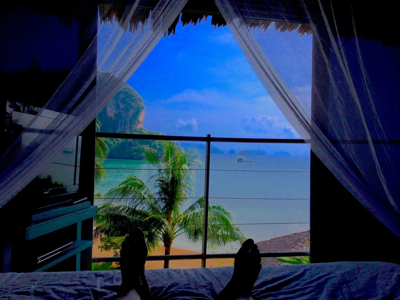 VIEW FROM OUR BED ON PARADISE.JPG
