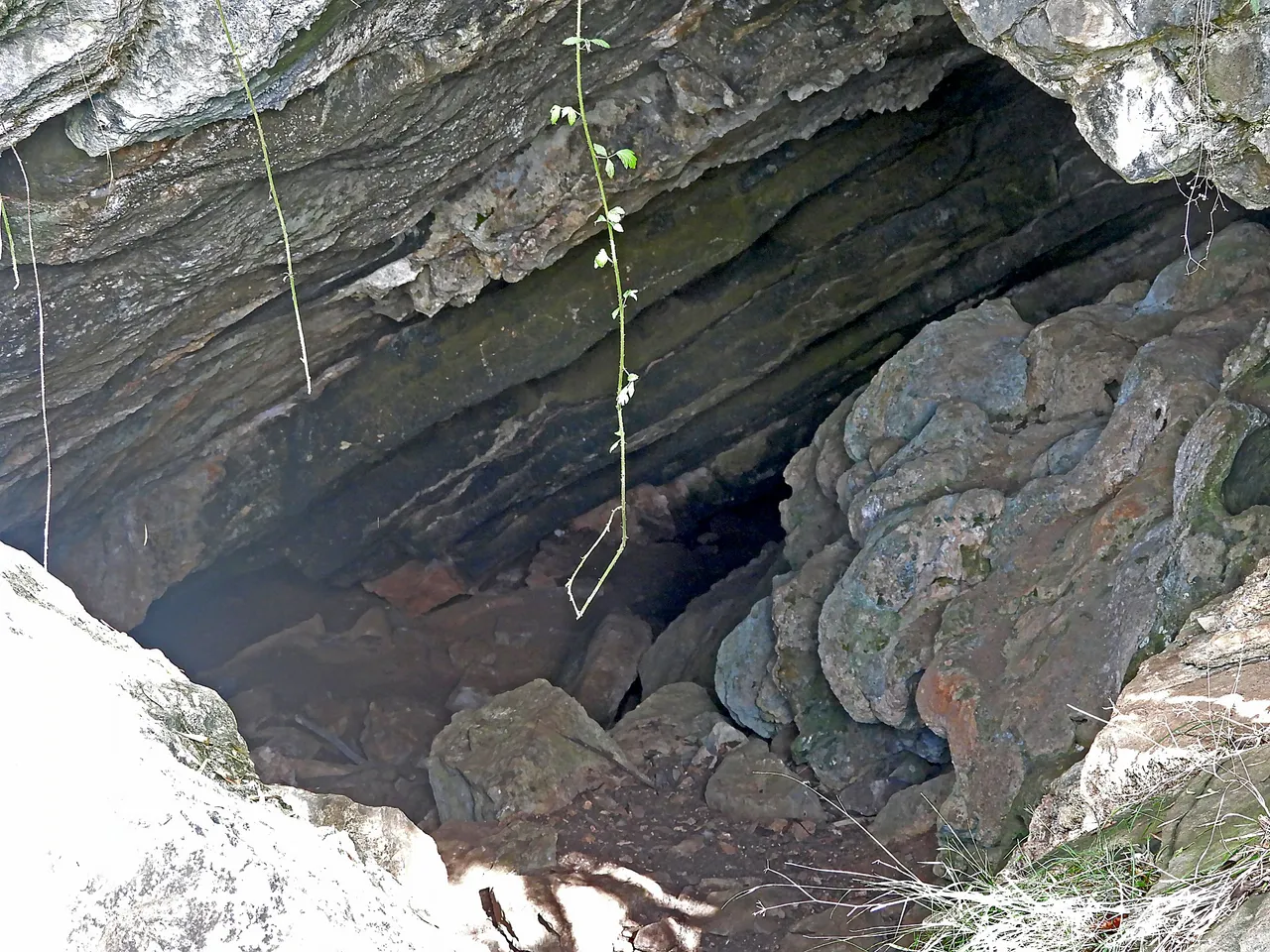 TRIANGLE CAVE OPENING.png