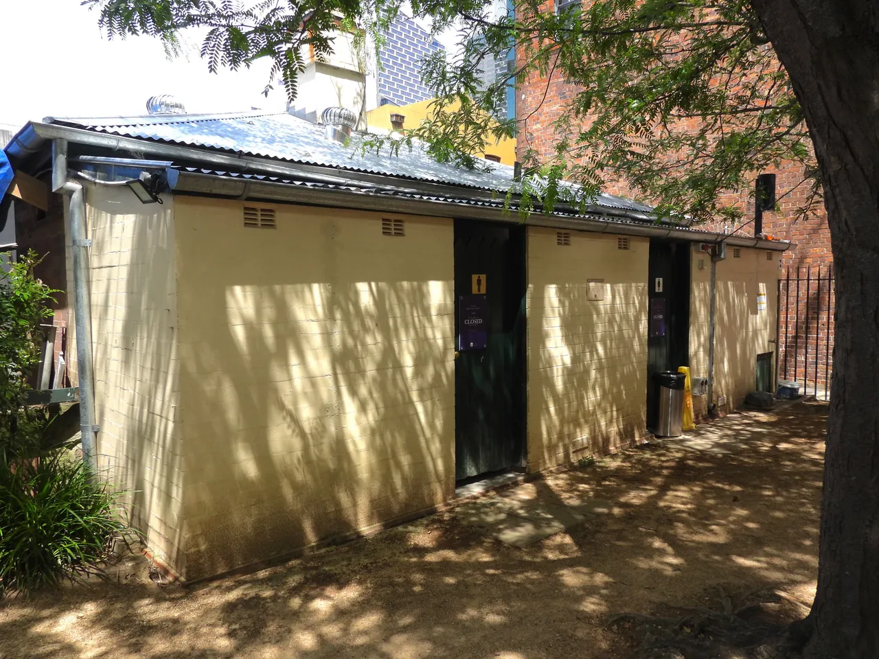 OLD HOUSE1.JPG