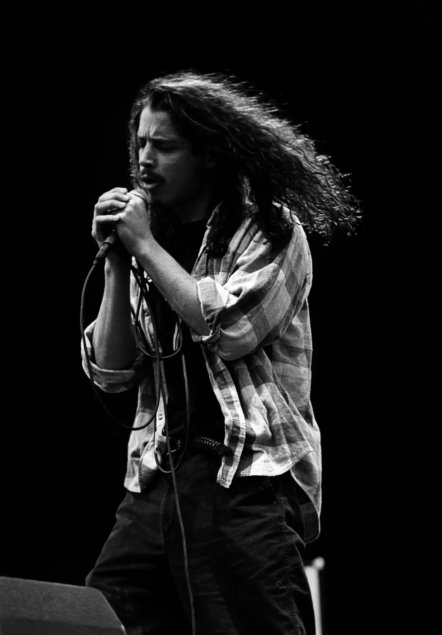 chris-cornell-performs-pinkpop-festival-1992-a-billboard-1240.jpg