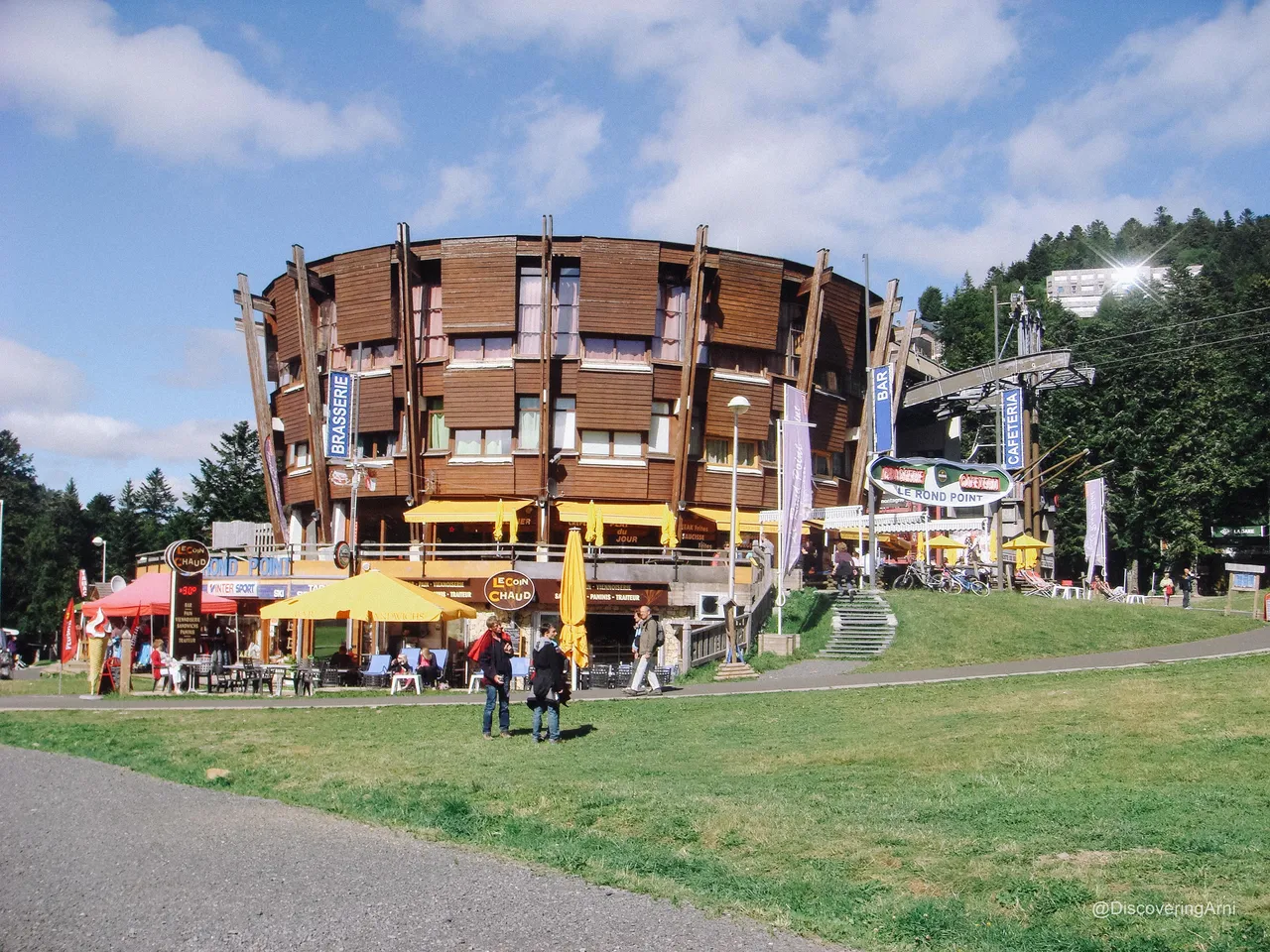 Ski Village: Next to this is the Téléphérique du Plomb du Cantal