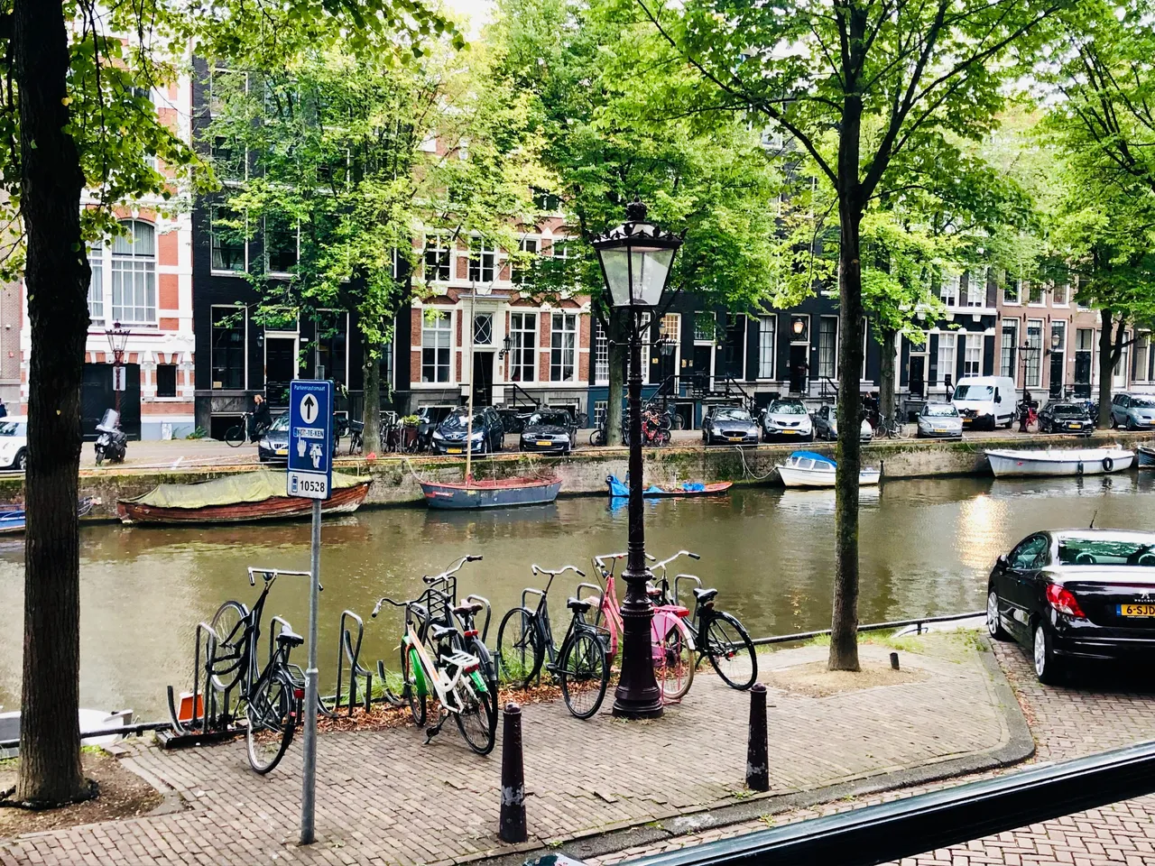 Ams.jpg