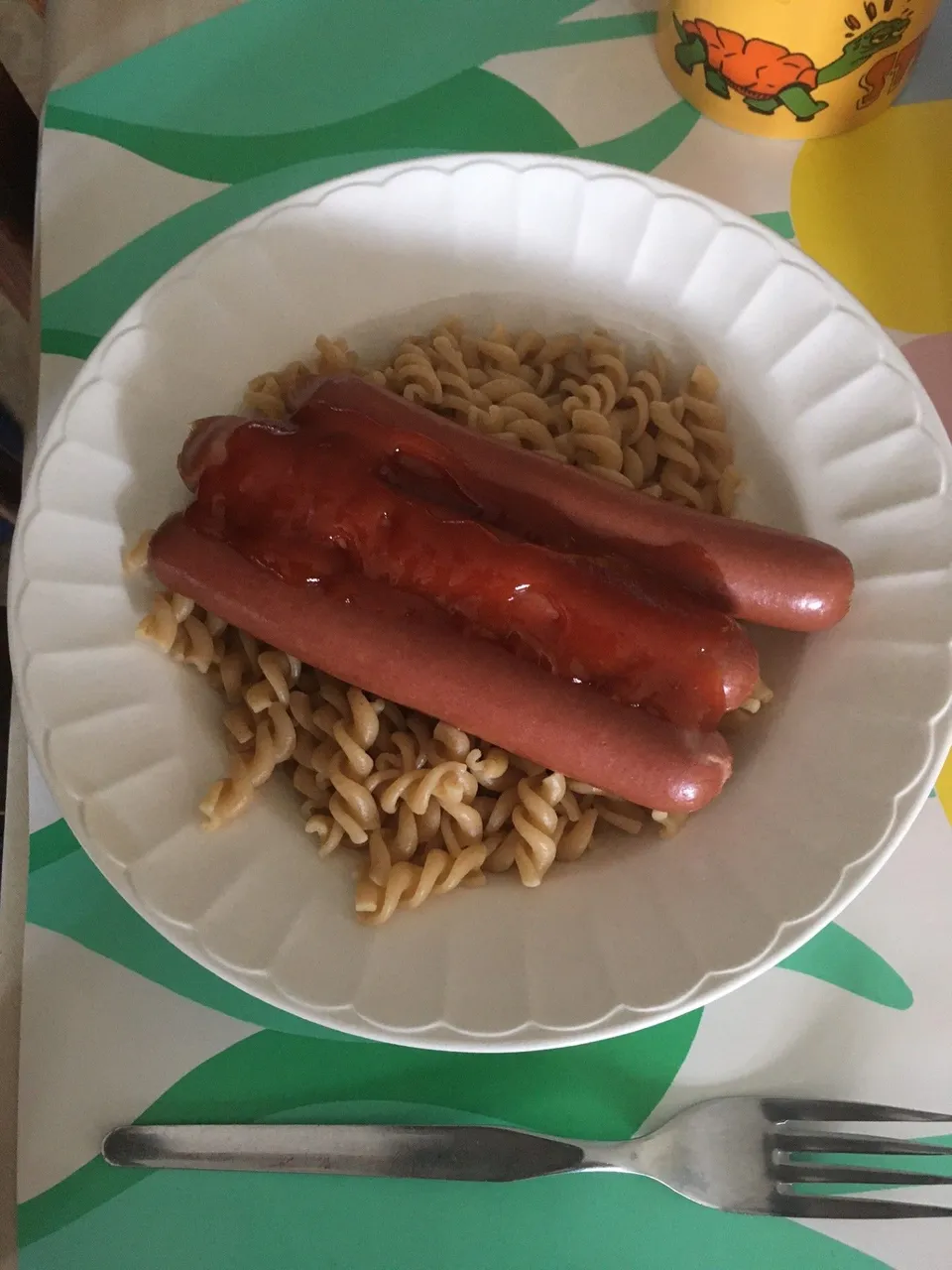 15jul24 spirelli saucisse francfort ketchup.jpg