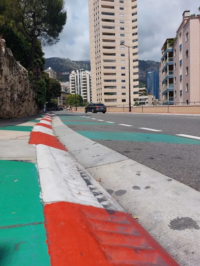 curbstone.png