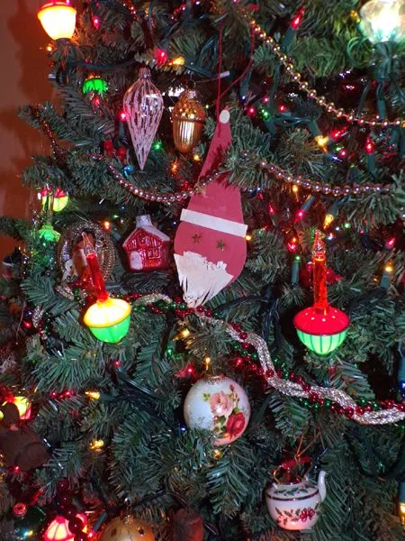 Christmas tree - ornaments1 crop Nov. 2022.jpg