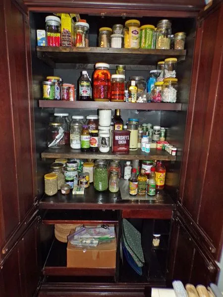 Pantry - organizing1 crop July 2021.jpg