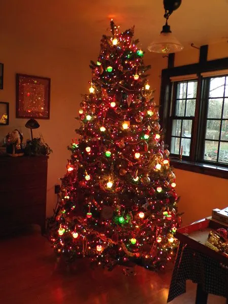 Christmas tree - almost done2 crop Nov. 2022.jpg