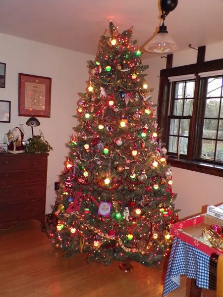 Christmas tree - almost done3 crop Nov. 2022.jpg