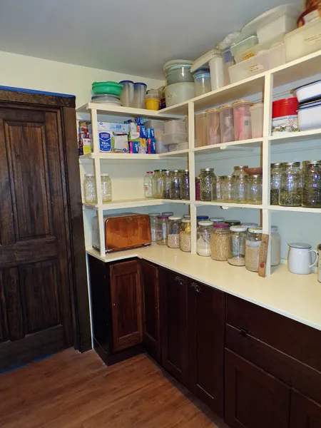 Pantry - organizing8 crop July 2021.jpg