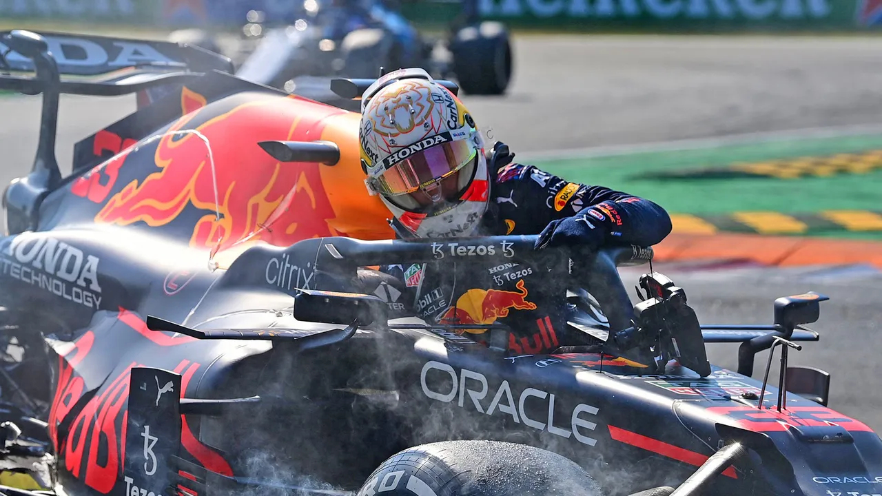 224.-Formula1-cambio-de-motores-Verstappen-Sochi.jpg