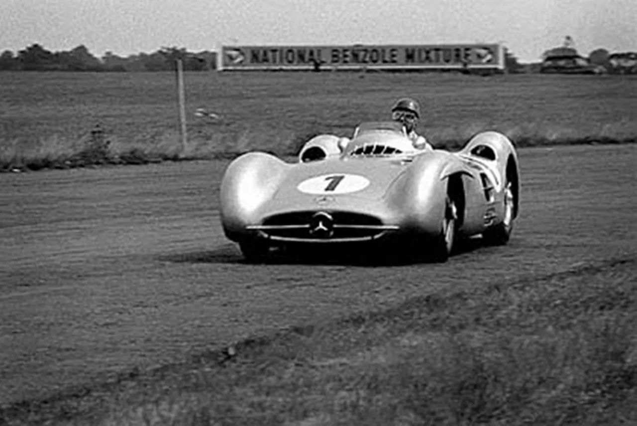 235.-Formula1-tres-cuartos-de-siglo-1a-decada-Fangio.jpg