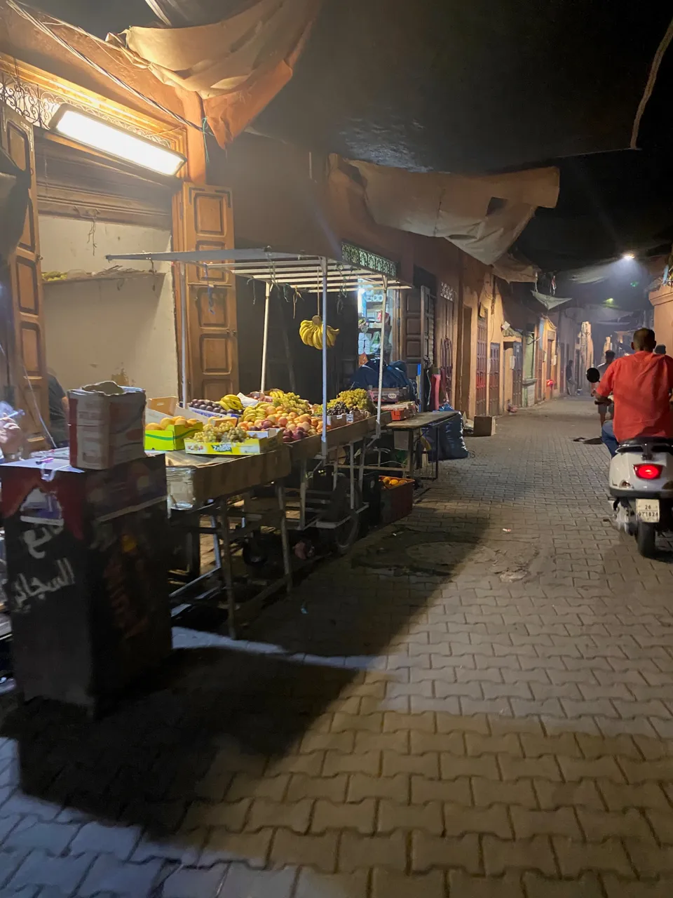 Fruit shops open after midnight