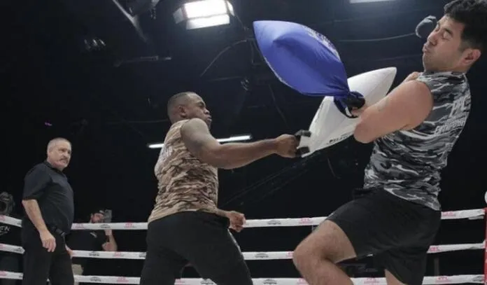Pelea de almohadas PFC.jpg
