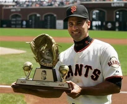 A-15-anos-del-10mo-Guante-de-Oro-de-Omar-Vizquel-en-Grandes-Ligas.jpg