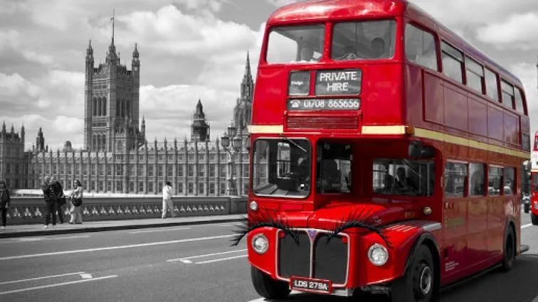 london-houses-of-parliament-and-red-buses-photograph-by-melanie-fineartamericacom_1734555.jpg