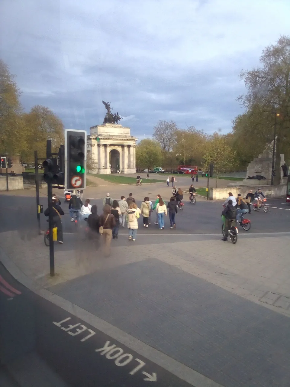 16apr9.jpg