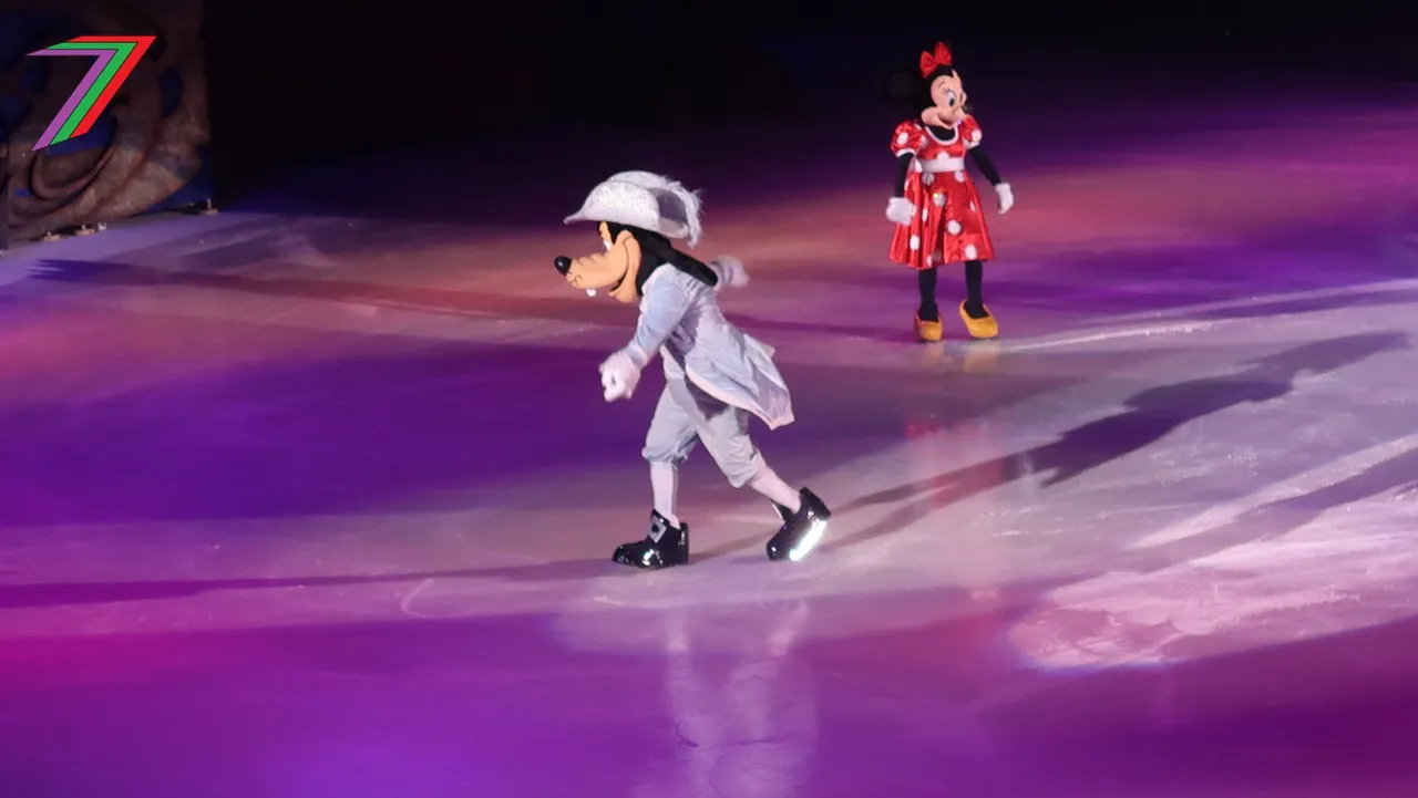 Year_Shows_Disney_Mic_Min_Goof_Sleep.jpg