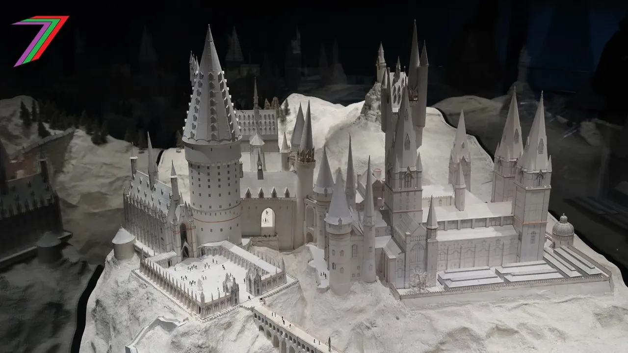 Year_Shows_Harry_Potter_Hogwarts_Castle.jpg