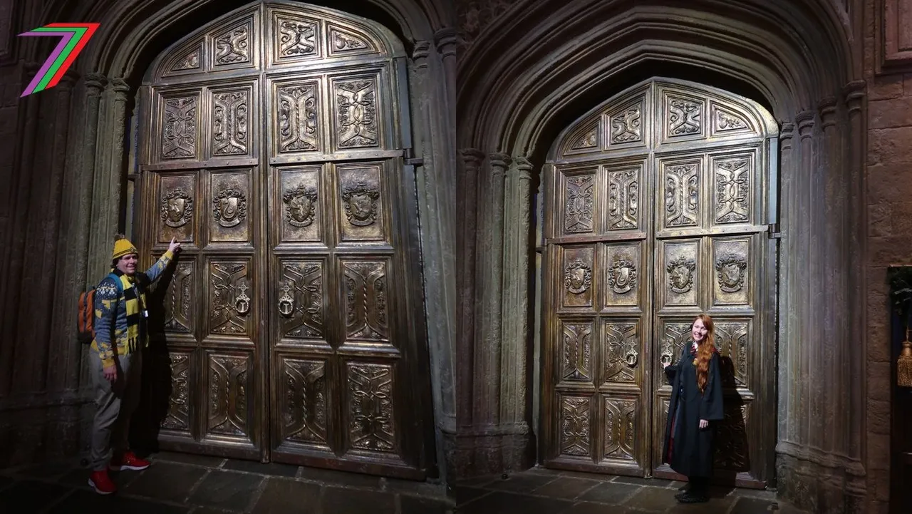 Year_Shows_Harry_Potter_Great_Hall_Enter.jpg