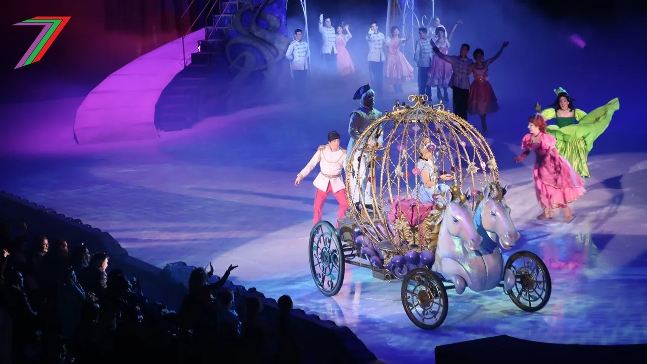 Year_Shows_Disney_Cinderella_2.jpg