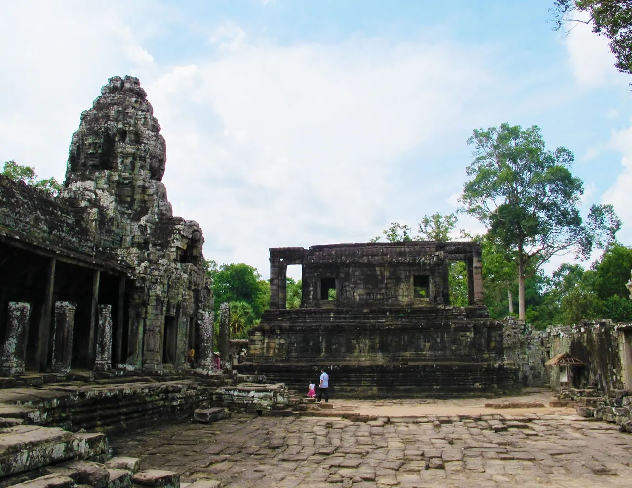 BAYON 11.jpg