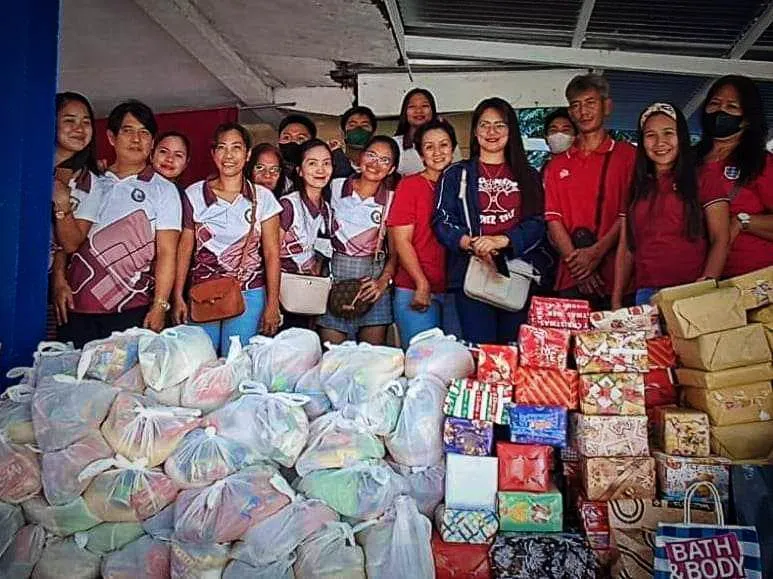 pta officers with the relief goods.jpg