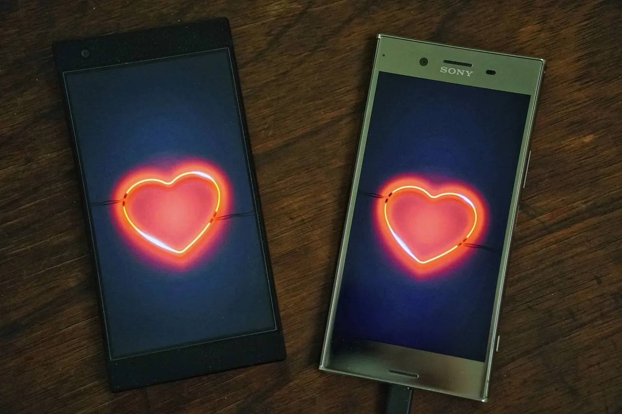 love-g2854626d6_1920.jpg