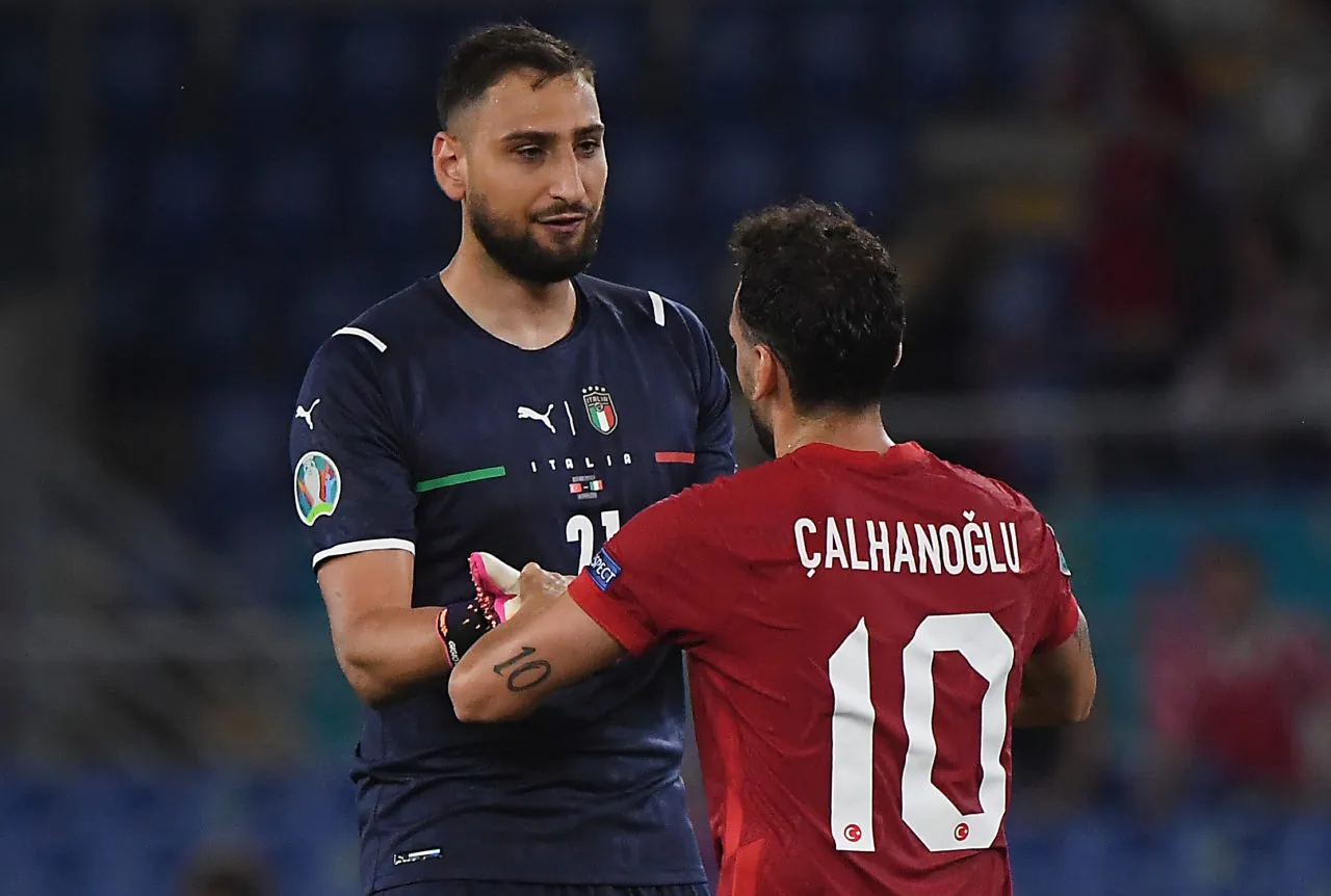 donnarumma_calhanoglu_ita_turk_2106_euro2020_epa.jpeg