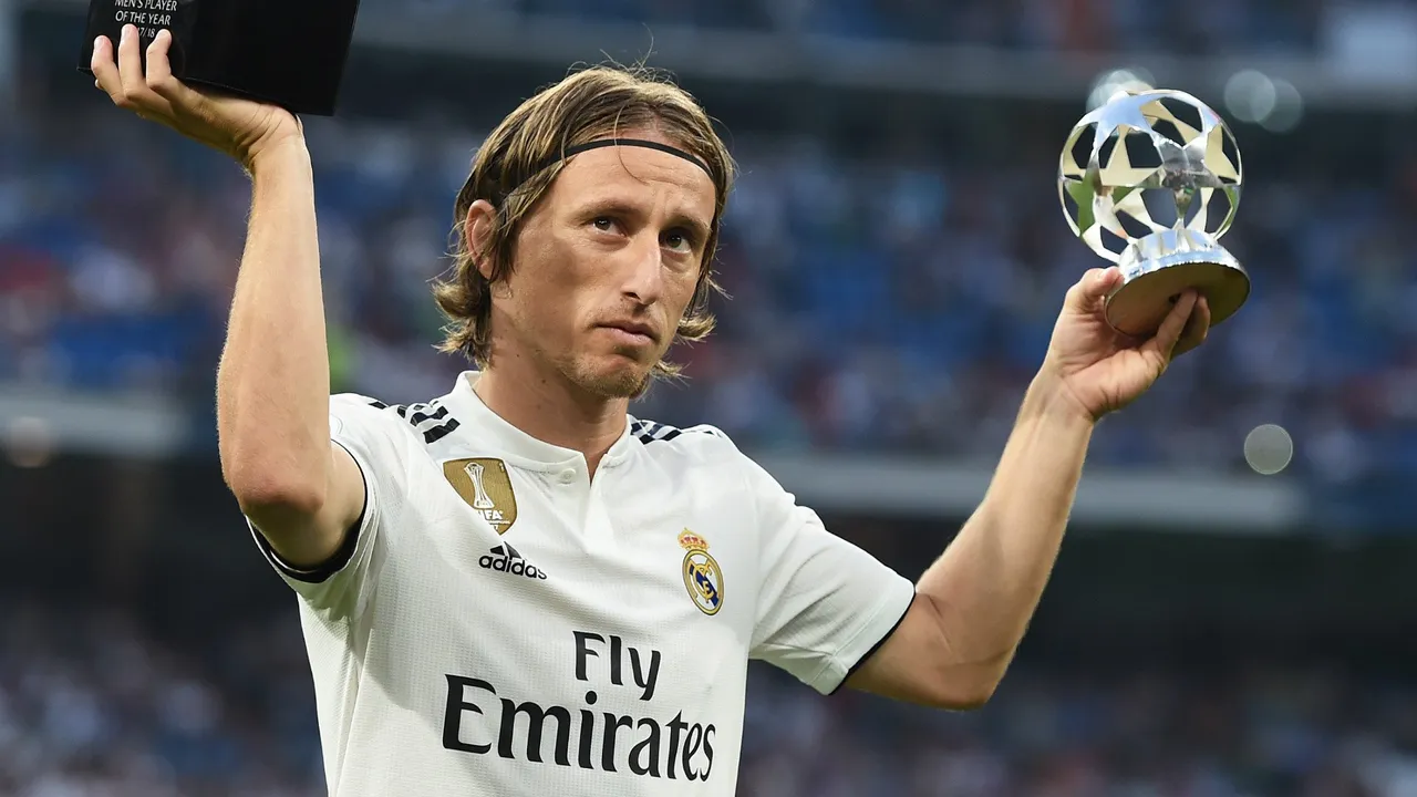 1539631349_luka-modric-real-madrid-2018-19_1cq1z433gqu3k1cvz918p92323.jpg