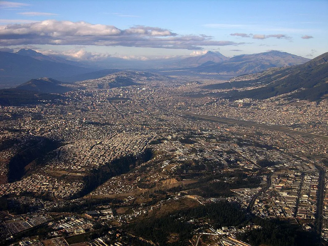 Ecuador Quito 01-03 Quito From Airplane.jpg