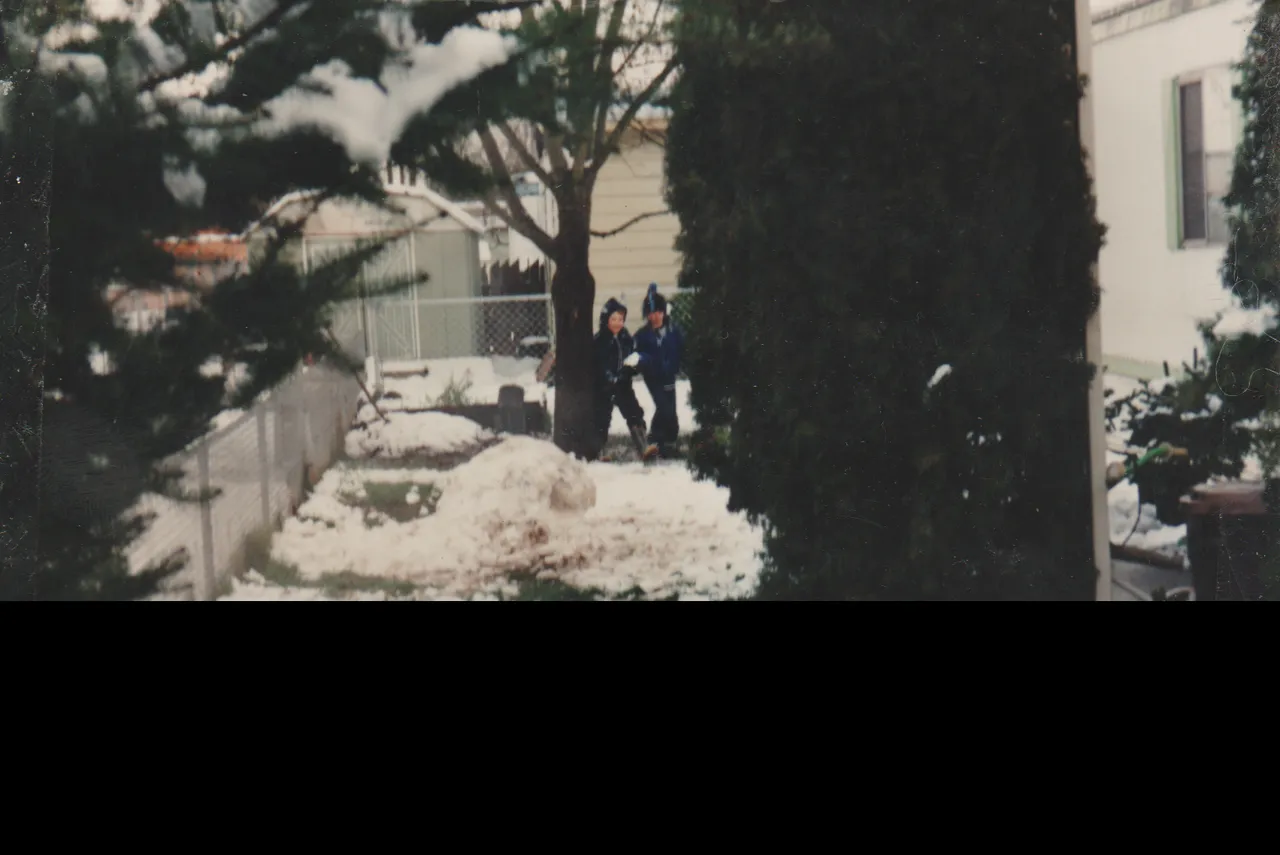 1992-12 - Snow Day - Katie, Rick, others, in and around 163 house and block, and Crystal pics not dated-2.png