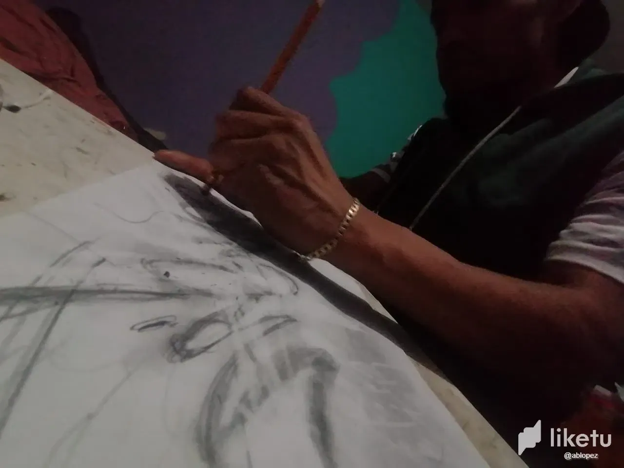 75kwI10dih479xXm_1.webp