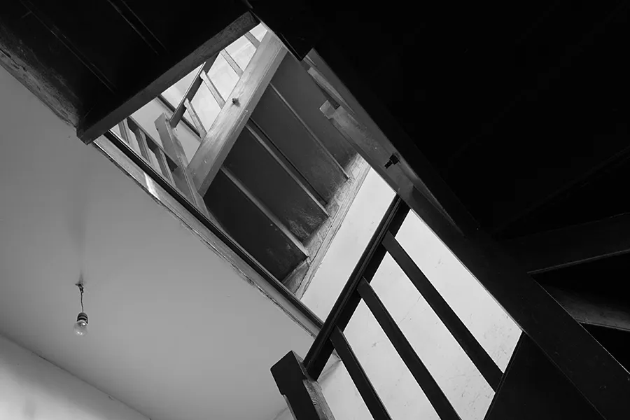Old Staircase B s.jpg