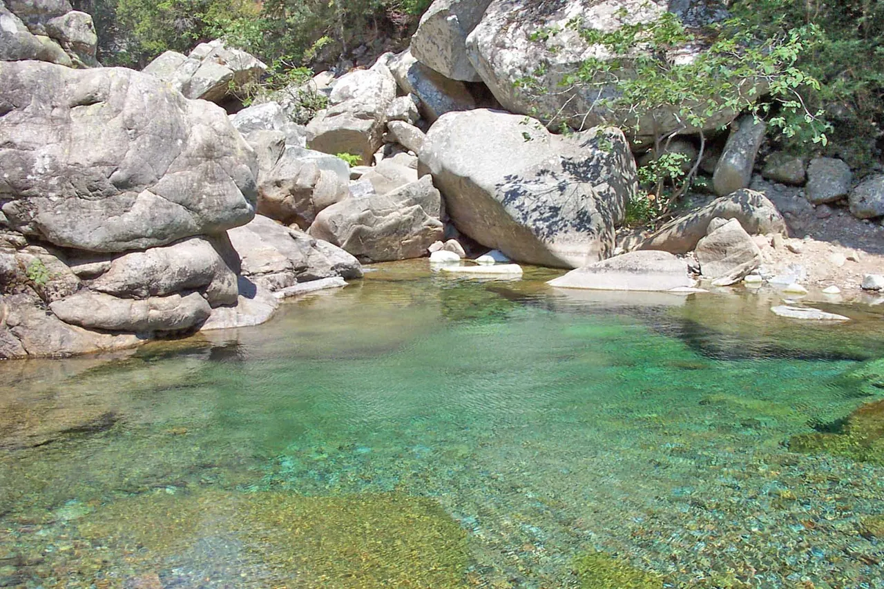 les_gorges_de_la_spelunca.jpg