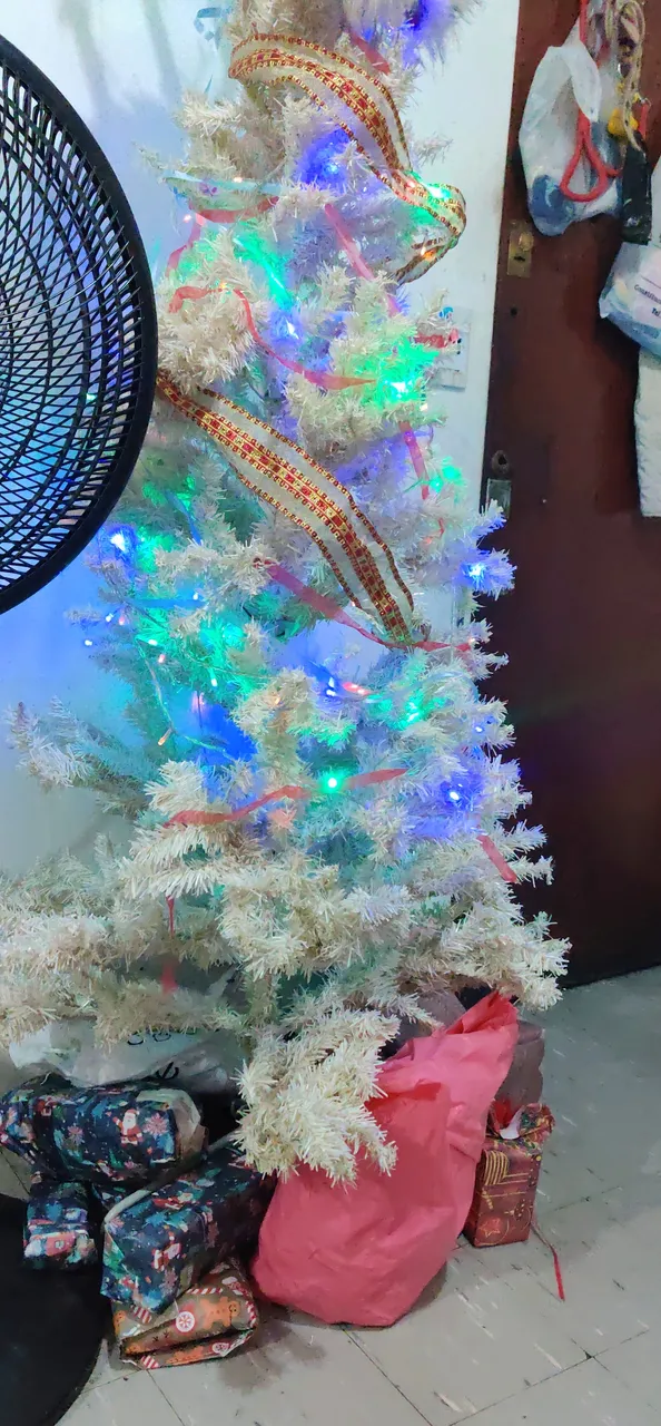 xmas-tree.jpg