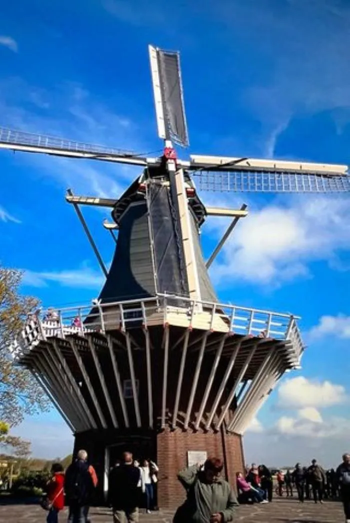 " " \"windmill2.jpg\"""