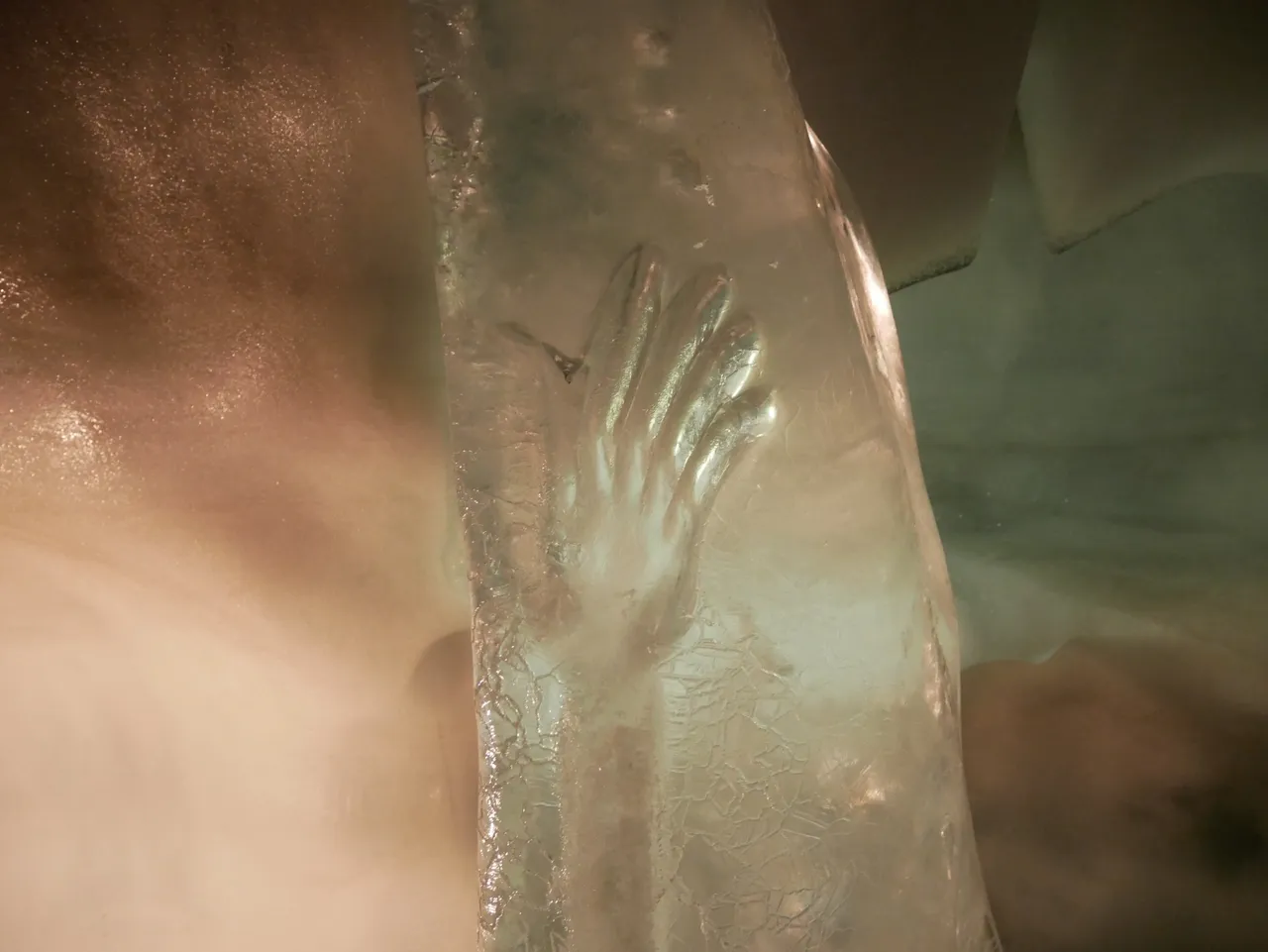 Hand in the Ice from people touching it