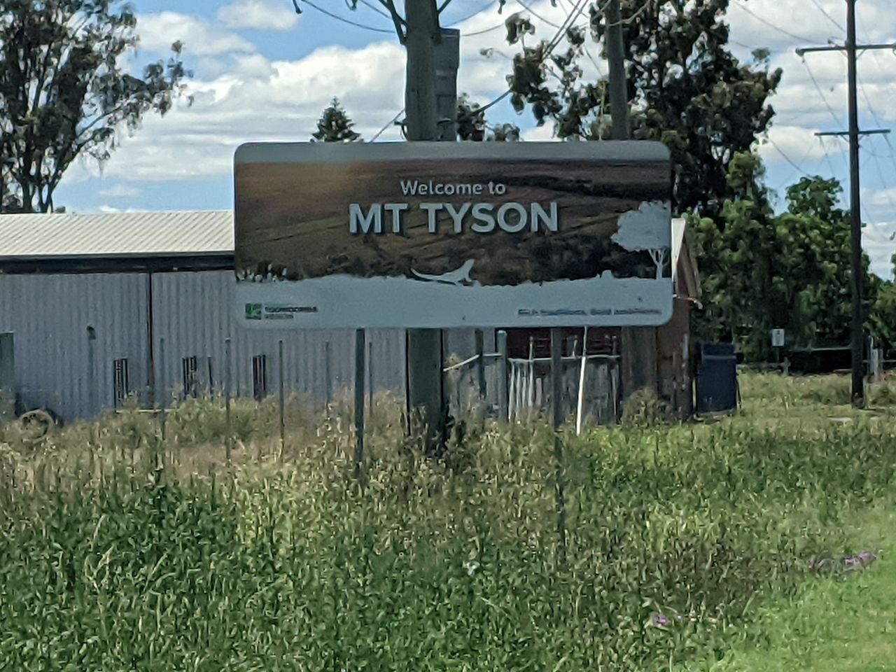 We soon discovered we were entering a tiny town, that, thankfully had public bathrooms, but alas! No hike-able mountain! We took a short break to eat a picnic lunch in the car before trying one more time to go hiking.