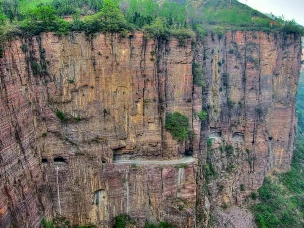 Guoliang-Tunnel-in-China.jpg