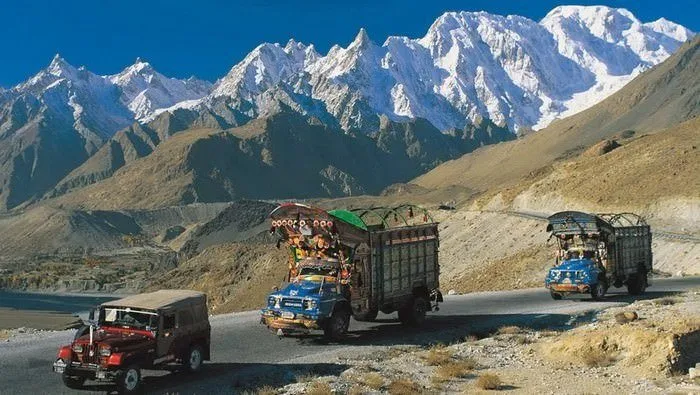 Karakoram-Highway-between-China-and-Pakistan.jpg