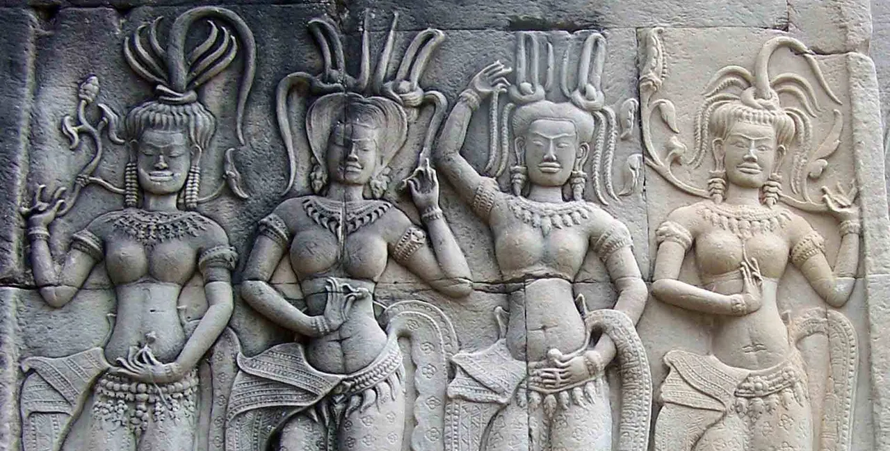 Angkor-Wat-Apsara-1.jpg