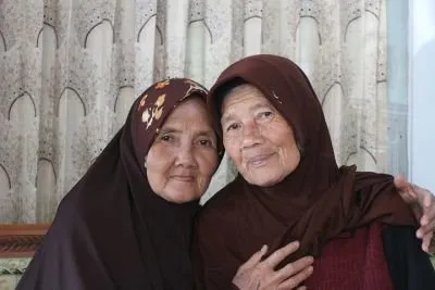 grandmother-1737756__480.jpg