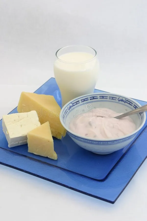 milk-cheese-yogurt-89461.jpg