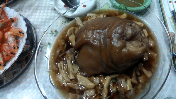 NY Eve Dinner03.gif