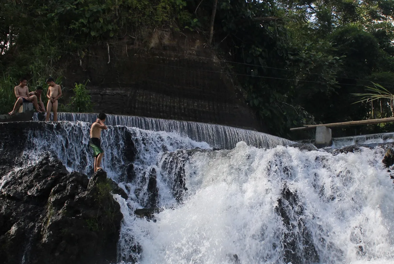 terjun.jpg